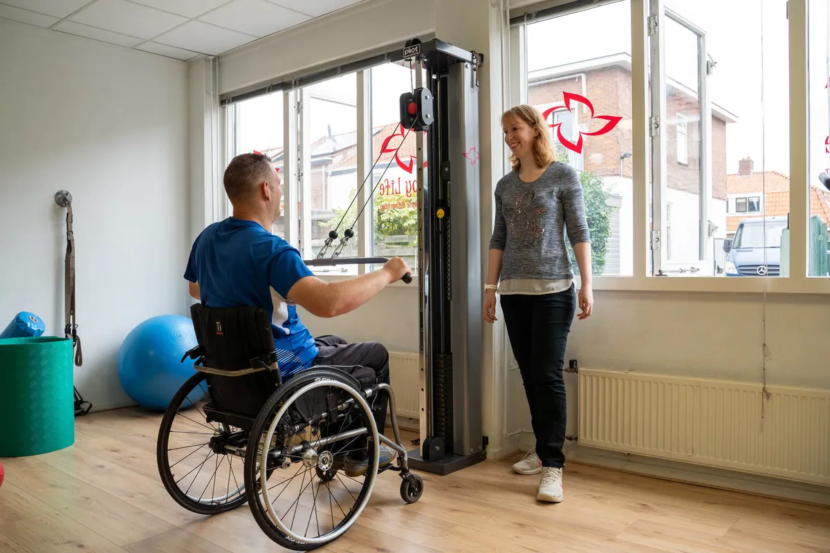 Balans- en krachtoefening onder begeleiding
